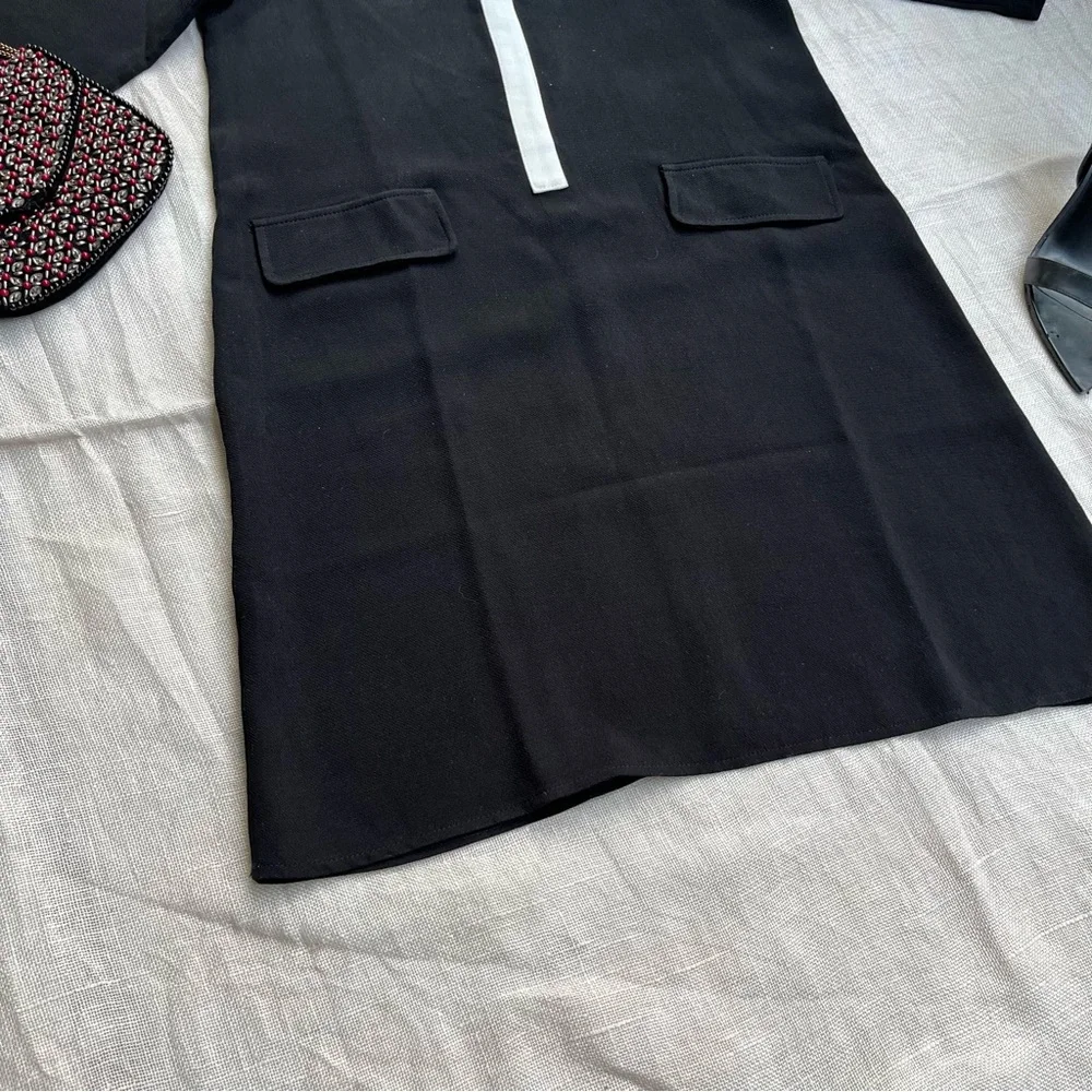 SOLD ❌ Black Straight Dress with contrast collar - Picture 5 of 8